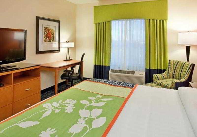 Fairfield Inn & Suites By Marriott Kearney Bagian luar foto