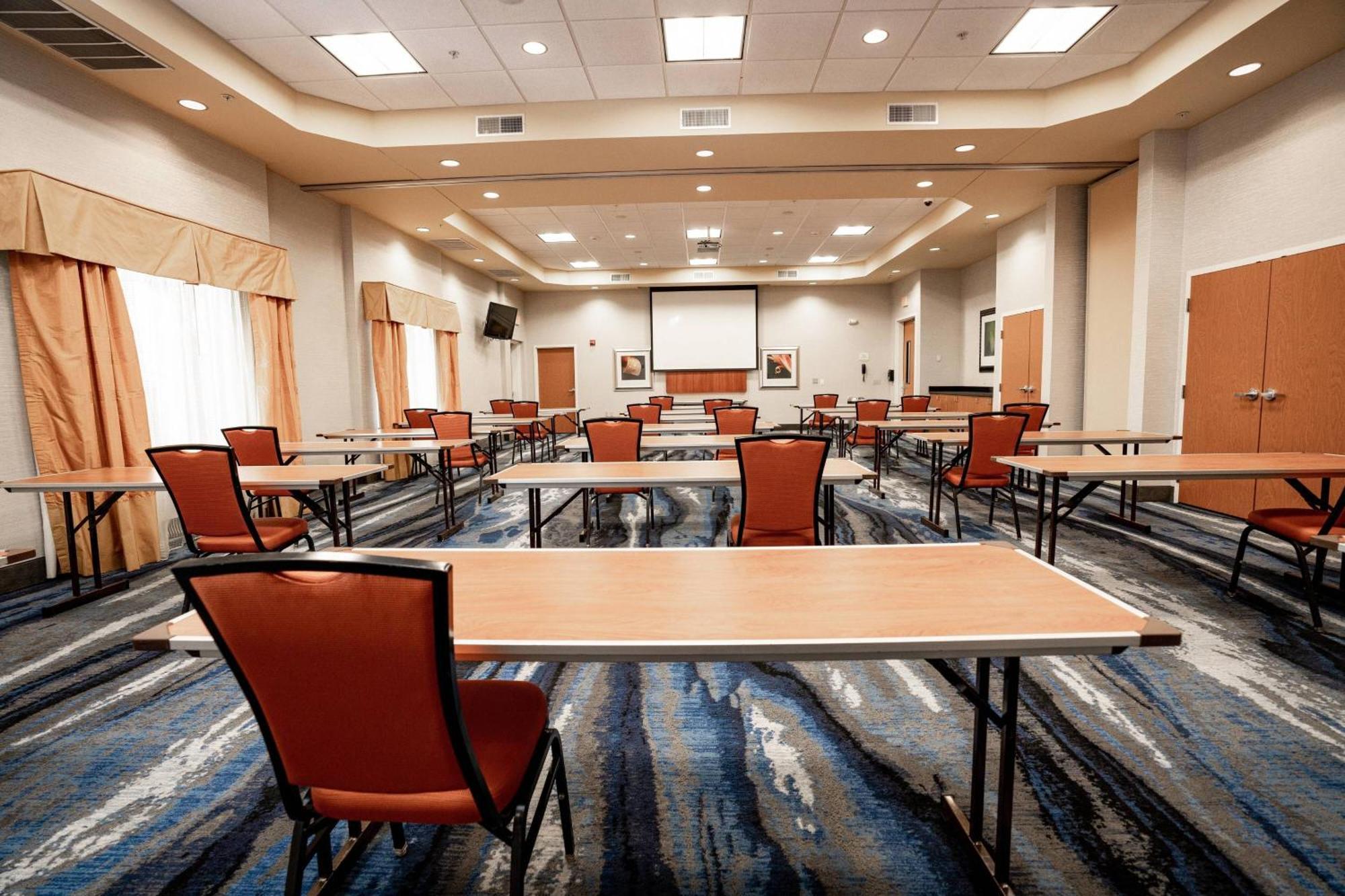 Fairfield Inn & Suites By Marriott Kearney Bagian luar foto