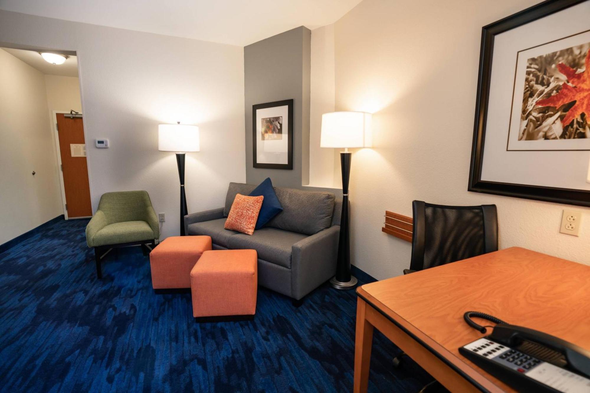 Fairfield Inn & Suites By Marriott Kearney Bagian luar foto