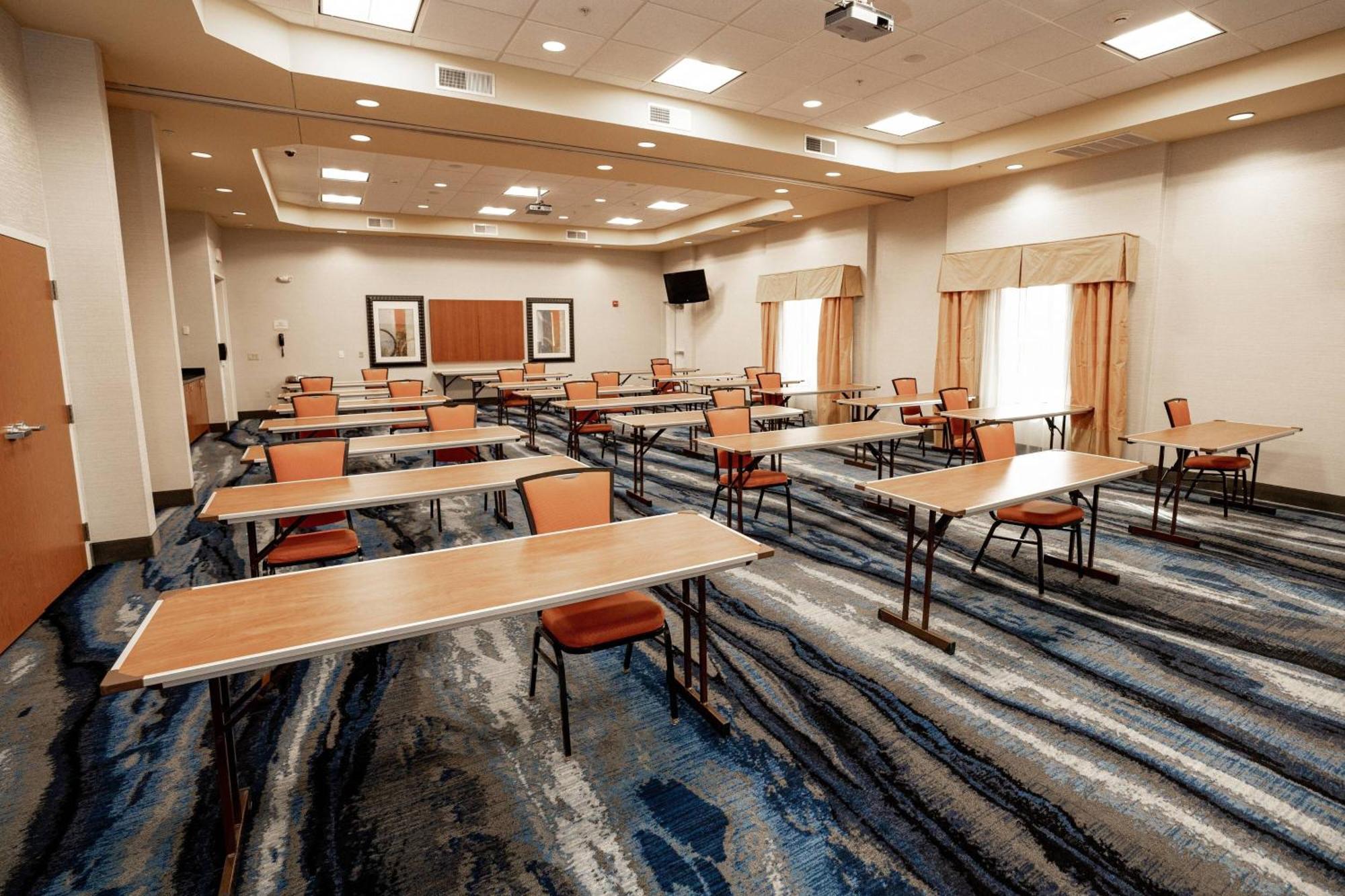 Fairfield Inn & Suites By Marriott Kearney Bagian luar foto