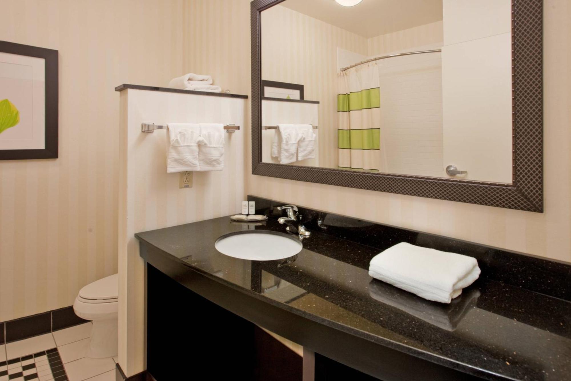 Fairfield Inn & Suites By Marriott Kearney Ruang foto
