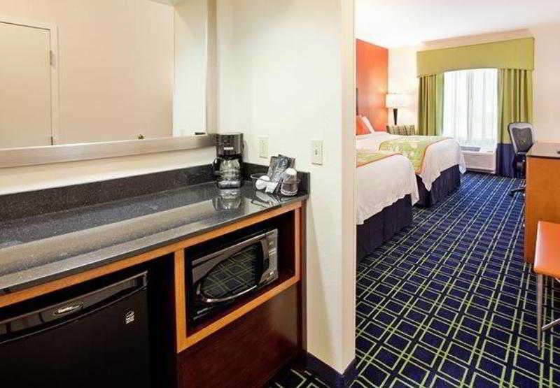 Fairfield Inn & Suites By Marriott Kearney Ruang foto