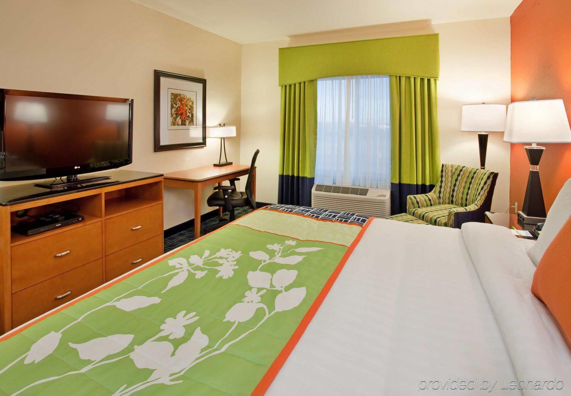 Fairfield Inn & Suites By Marriott Kearney Bagian luar foto
